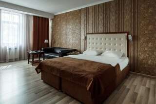 Гостиница Британика Краснодар Стандартный двухместный номер с 1 кроватью или 2 отдельными кроватями-15